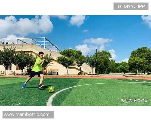 提升足球运动员灵敏性的全面训练方法与技巧分享 提升足球运动员灵敏性的全面训练方法与技巧分享